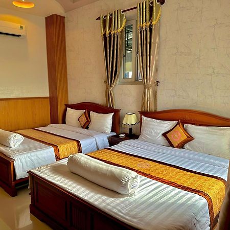 Phuc Hung 2 Hotel Rạch Giá Buitenkant foto