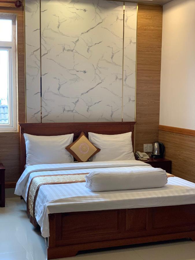 Phuc Hung 2 Hotel Rạch Giá Buitenkant foto