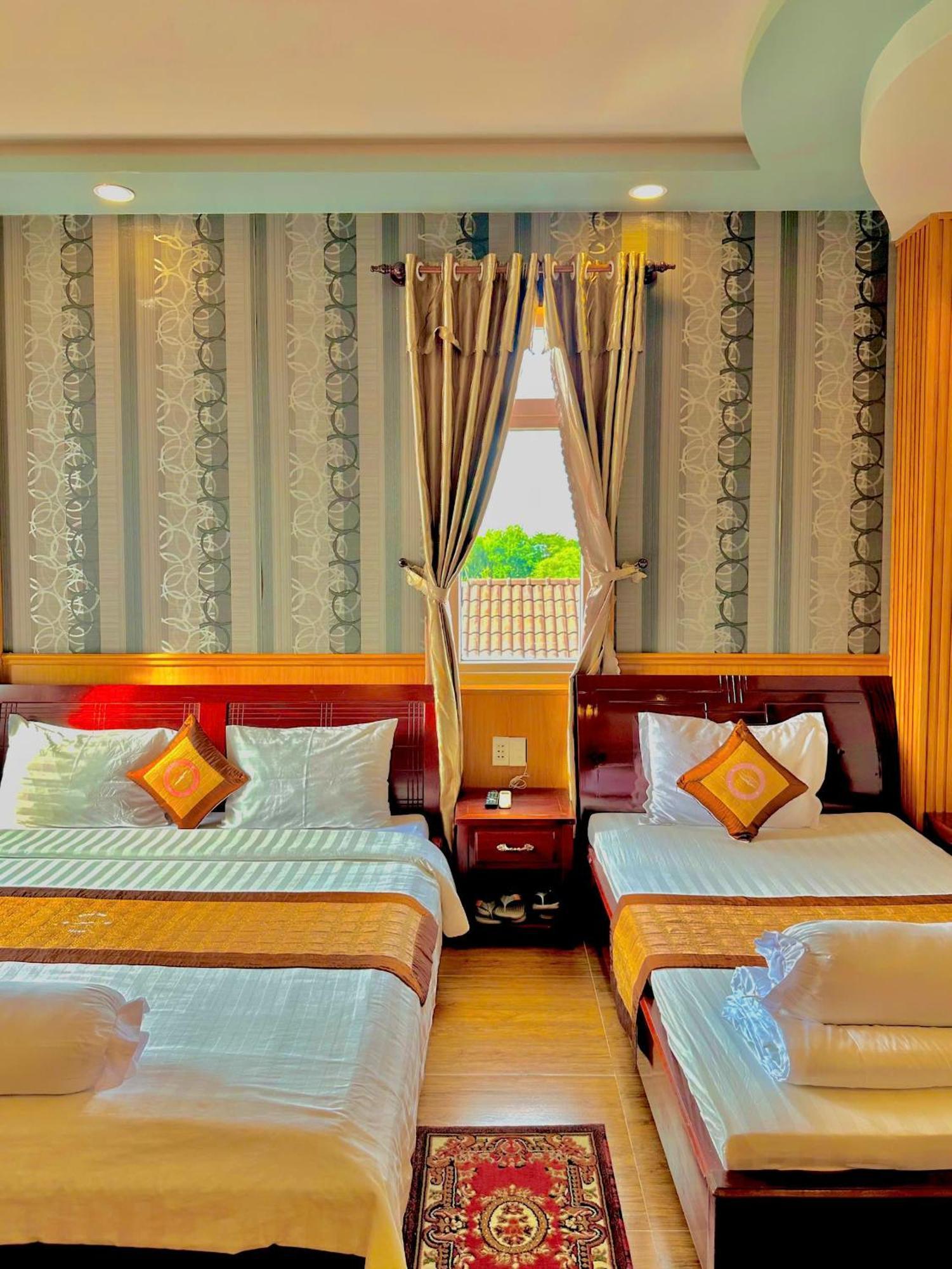 Phuc Hung 2 Hotel Rạch Giá Buitenkant foto