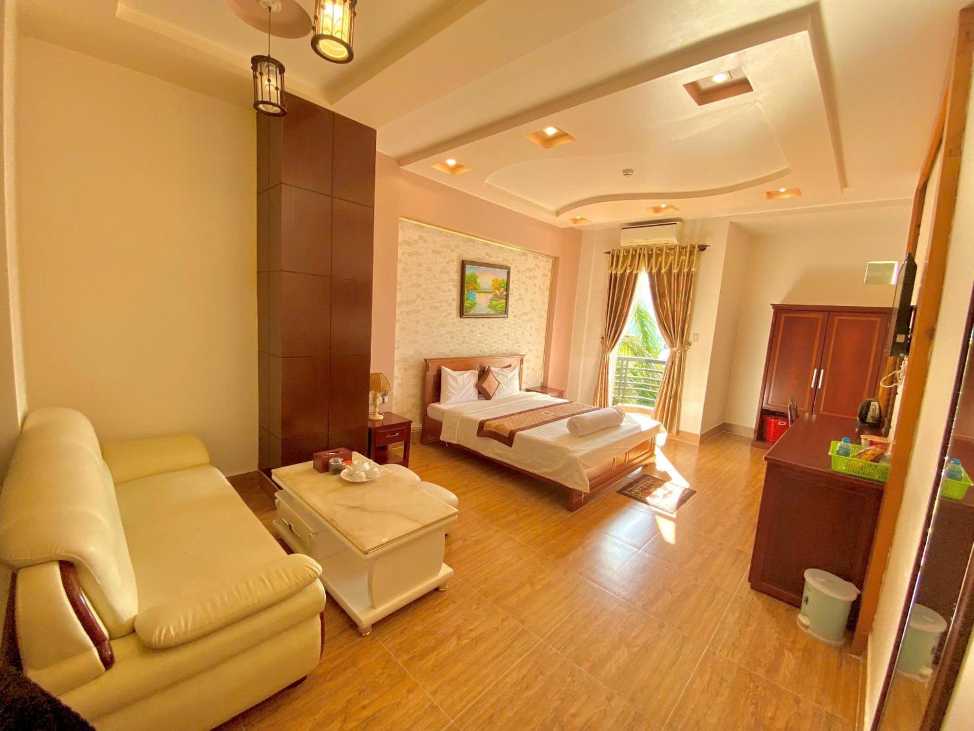 Phuc Hung 2 Hotel Rạch Giá Buitenkant foto
