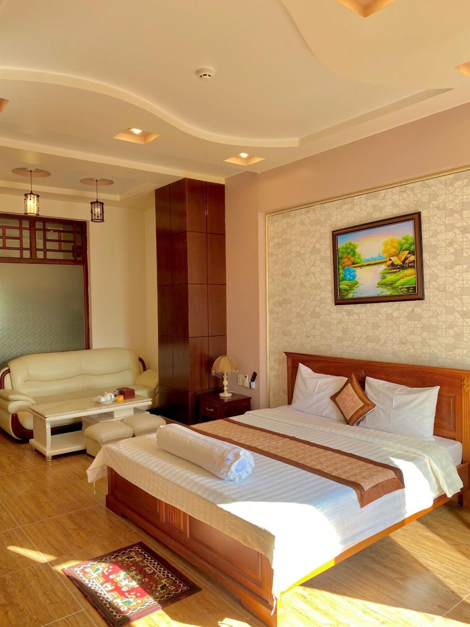 Phuc Hung 2 Hotel Rạch Giá Buitenkant foto