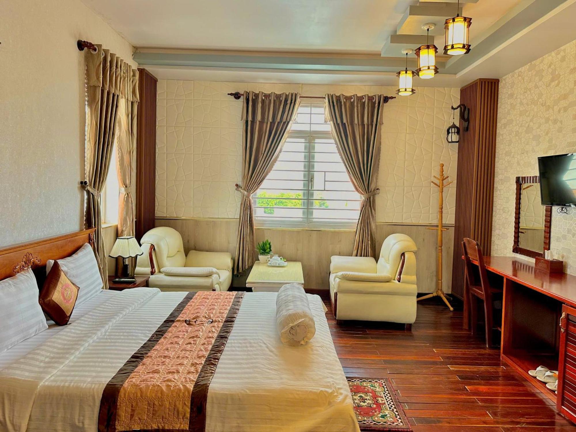 Phuc Hung 2 Hotel Rạch Giá Buitenkant foto