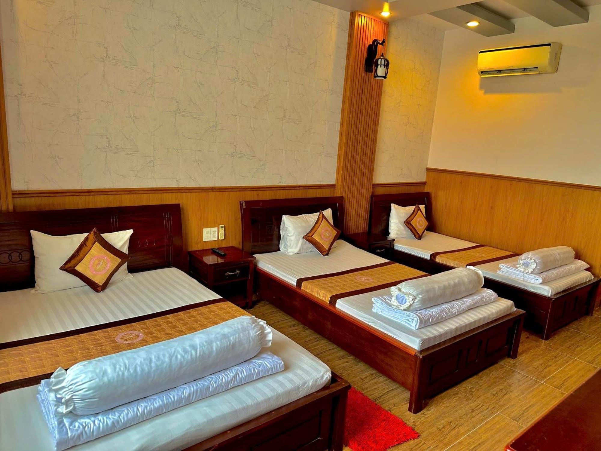 Phuc Hung 2 Hotel Rạch Giá Buitenkant foto