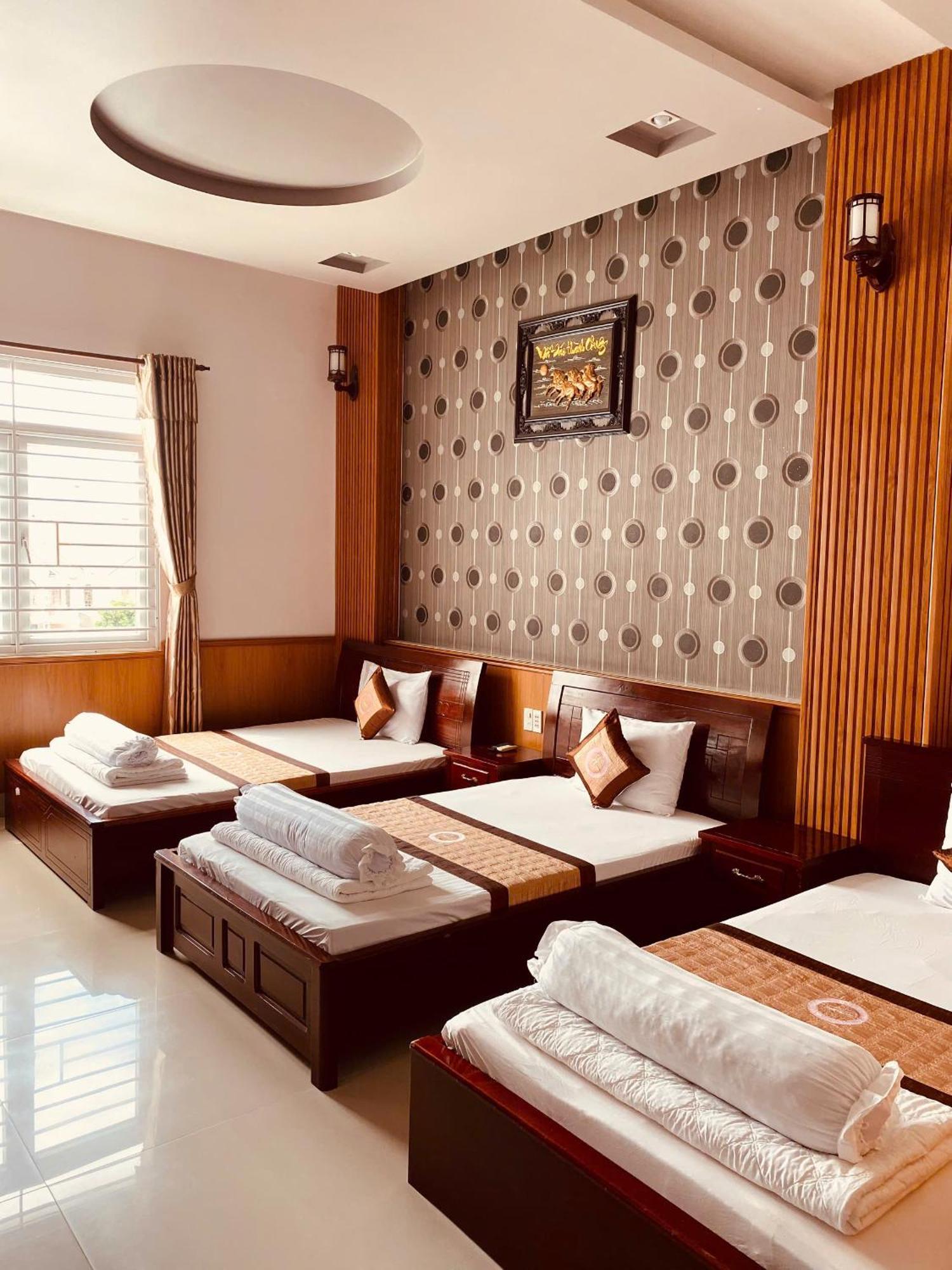Phuc Hung 2 Hotel Rạch Giá Buitenkant foto