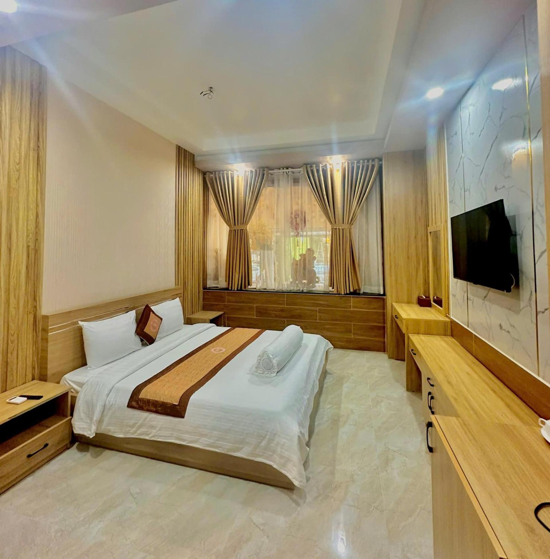 Phuc Hung 2 Hotel Rạch Giá Buitenkant foto