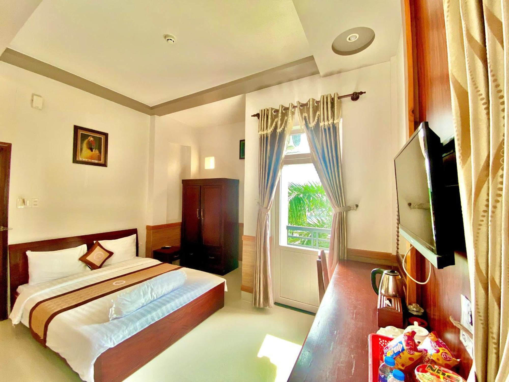 Phuc Hung 2 Hotel Rạch Giá Buitenkant foto