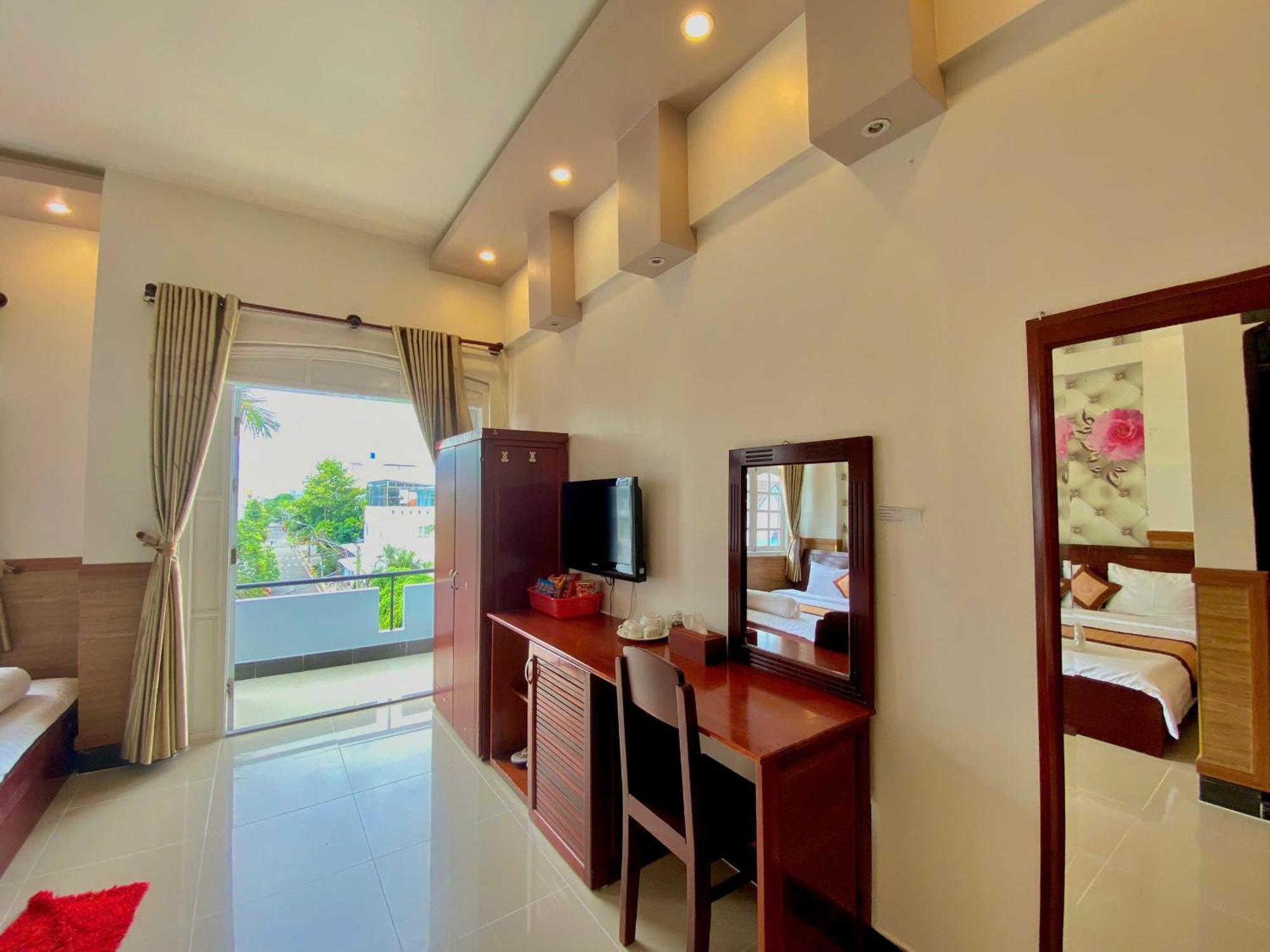Phuc Hung 2 Hotel Rạch Giá Buitenkant foto